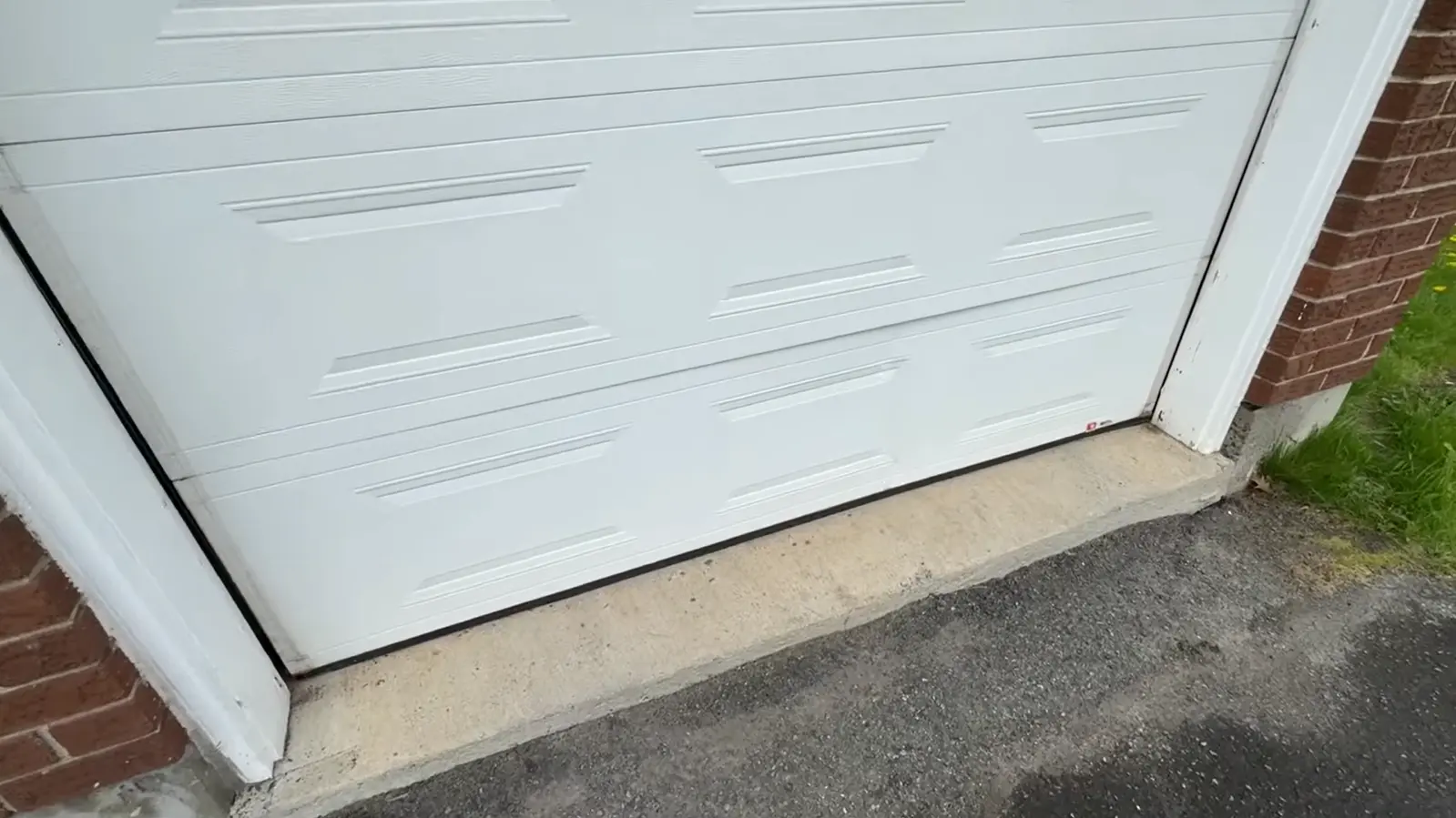Garage door panel replacement in Tuscaloosa